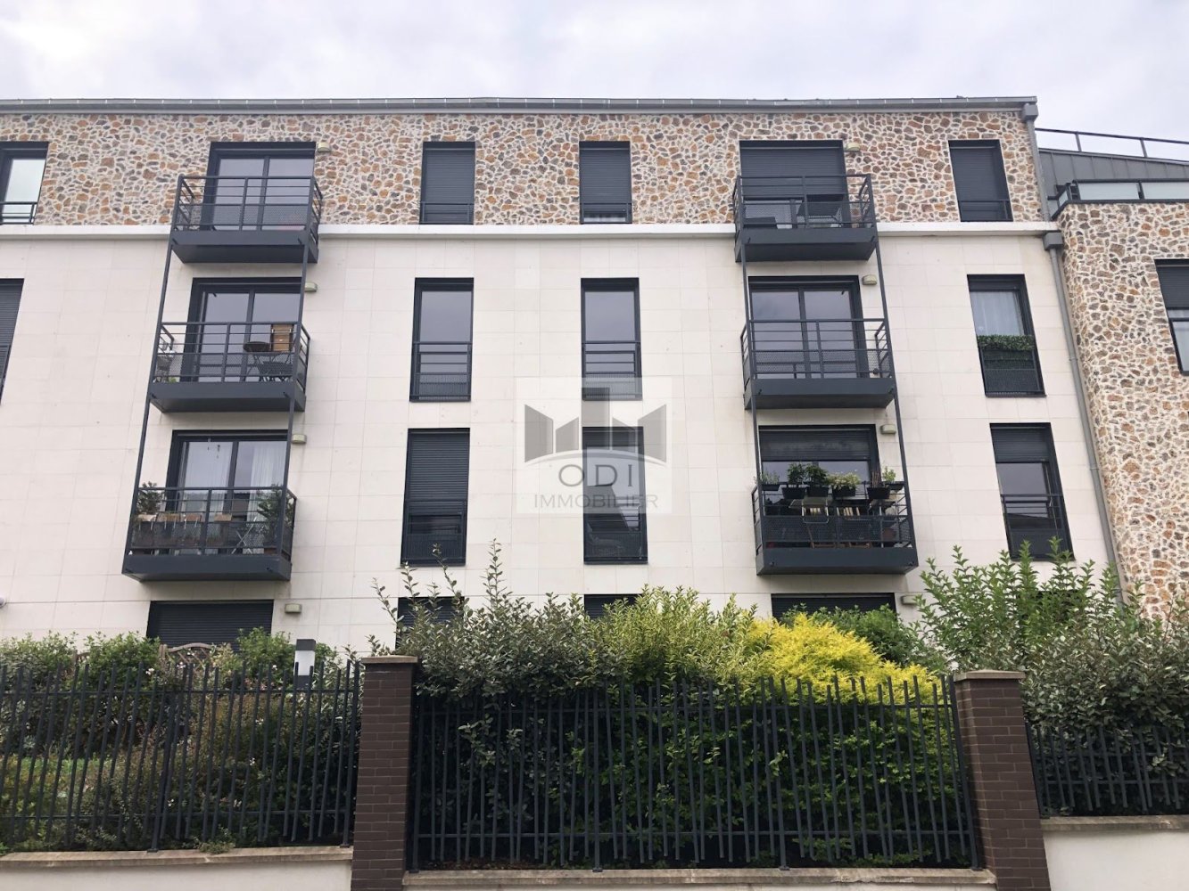 2 bedrooms Apartment in Saint-Cyr-l'Ecole, France No. 296325