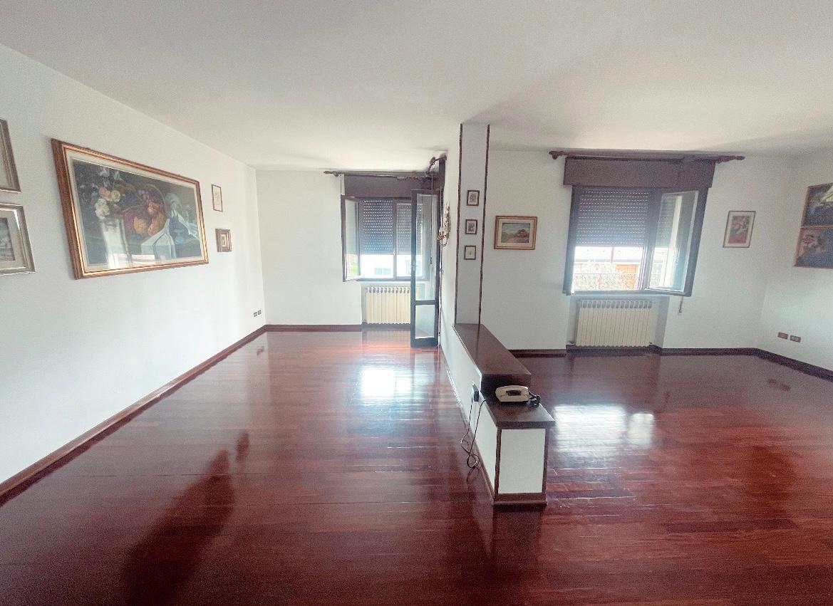 7غرفة منزل في Cadoneghe, Italy رقم 230307