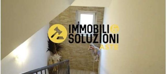 Casa de 6 habitaciónes en Fagnano Olona, Italy No. 14484 15