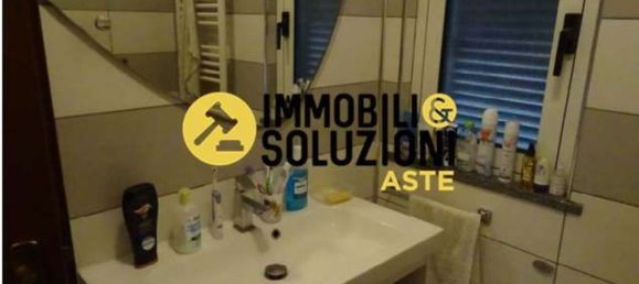 Casa de 6 habitaciónes en Fagnano Olona, Italy No. 14484 21