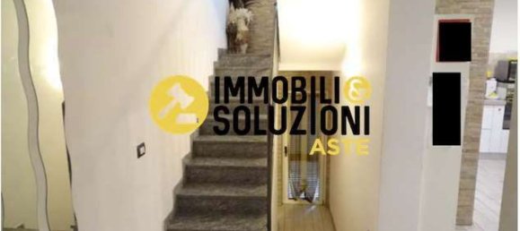 Casa de 6 habitaciónes en Fagnano Olona, Italy No. 14484 8