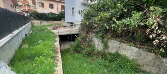 3 bedrooms Villa in Guidonia Montecelio, Italy No. 112471 2