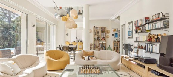 5 bedrooms Villa in Antibes, France No. 298428 2