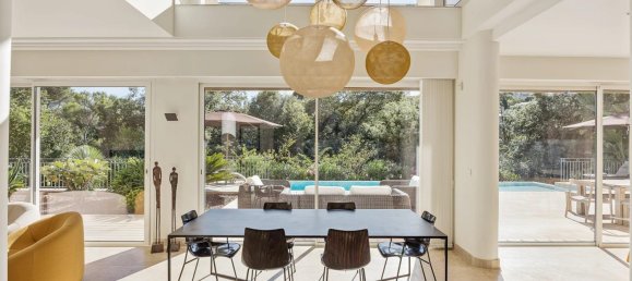 5 bedrooms Villa in Antibes, France No. 298428 4