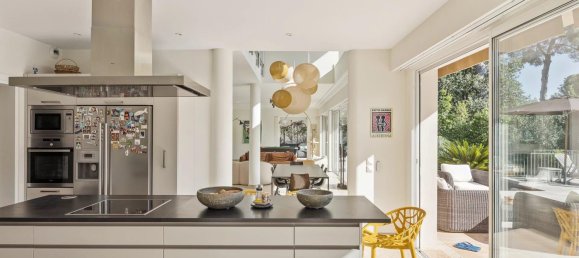 5 bedrooms Villa in Antibes, France No. 298428 5