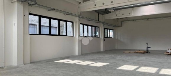 Entrepôt à Parma, Italy 1000m² No. 23784 19