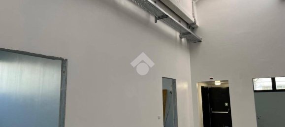 Entrepôt à Parma, Italy 1000m² No. 23784 30