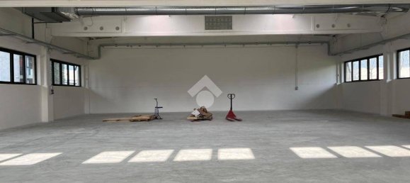Entrepôt à Parma, Italy 1000m² No. 23784 26