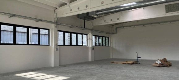 Entrepôt à Parma, Italy 1000m² No. 23784 16