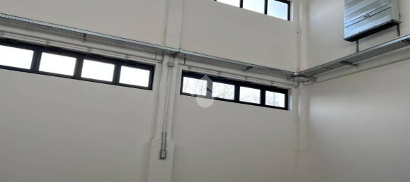 Entrepôt à Parma, Italy 1000m² No. 23784 15