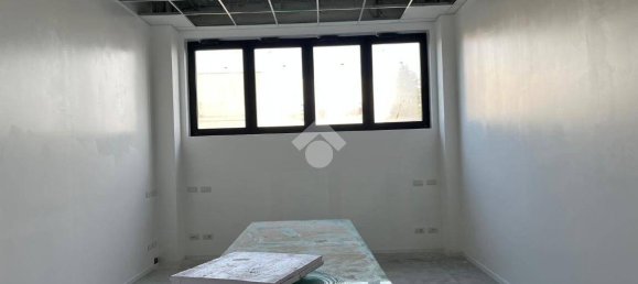 Entrepôt à Parma, Italy 1000m² No. 23784 17