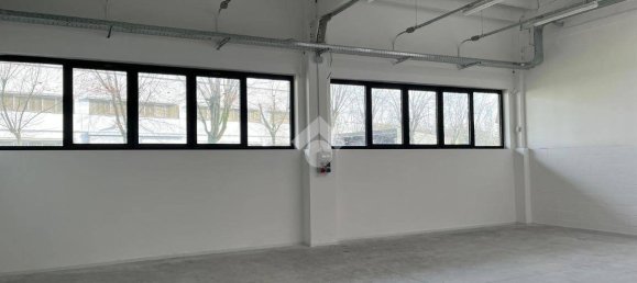 Entrepôt à Parma, Italy 1000m² No. 23784 13