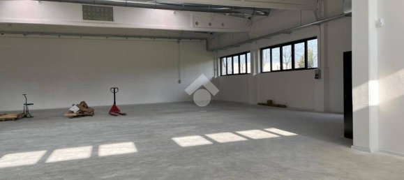 Entrepôt à Parma, Italy 1000m² No. 23784 27