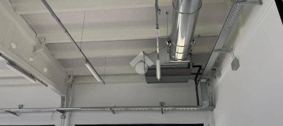 Entrepôt à Parma, Italy 1000m² No. 23784 7