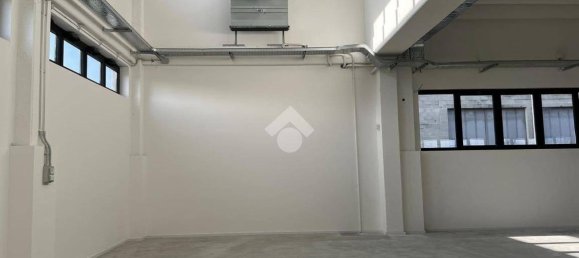 Entrepôt à Parma, Italy 1000m² No. 23784 25