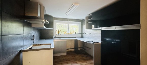 5 bedrooms House in Orgeval, France No. 180381 6