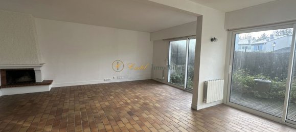 5 bedrooms House in Orgeval, France No. 180381 3