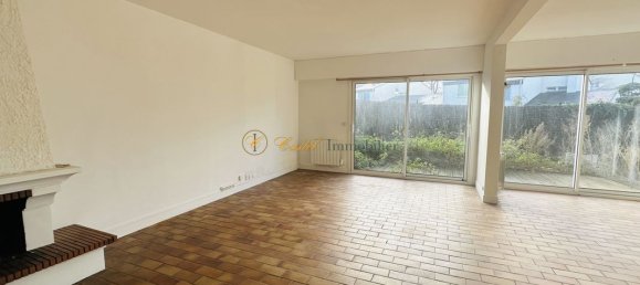 5 bedrooms House in Orgeval, France No. 180381 2