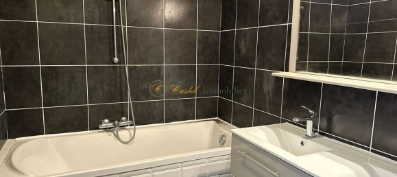 5 bedrooms House in Orgeval, France No. 180381 8