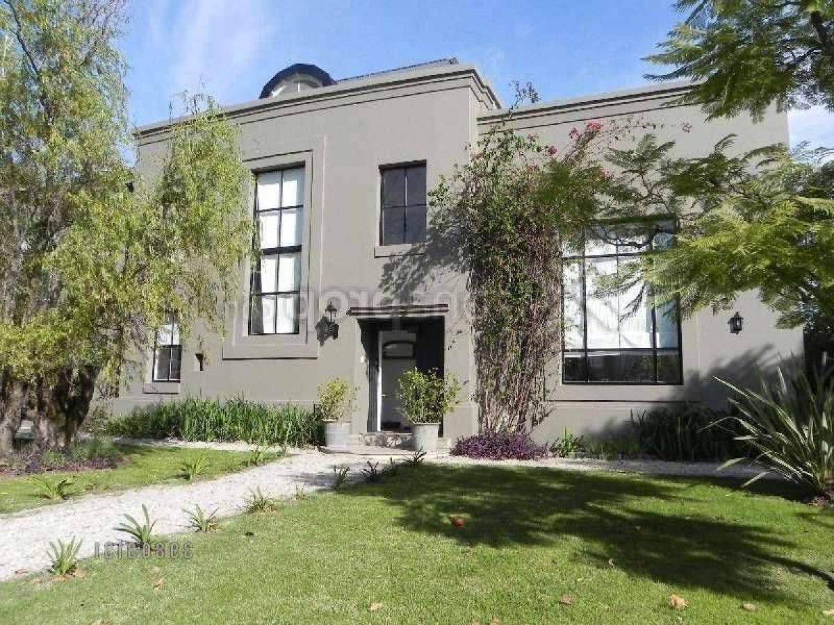 4 bedrooms House in Tigre, Argentina No. 18441