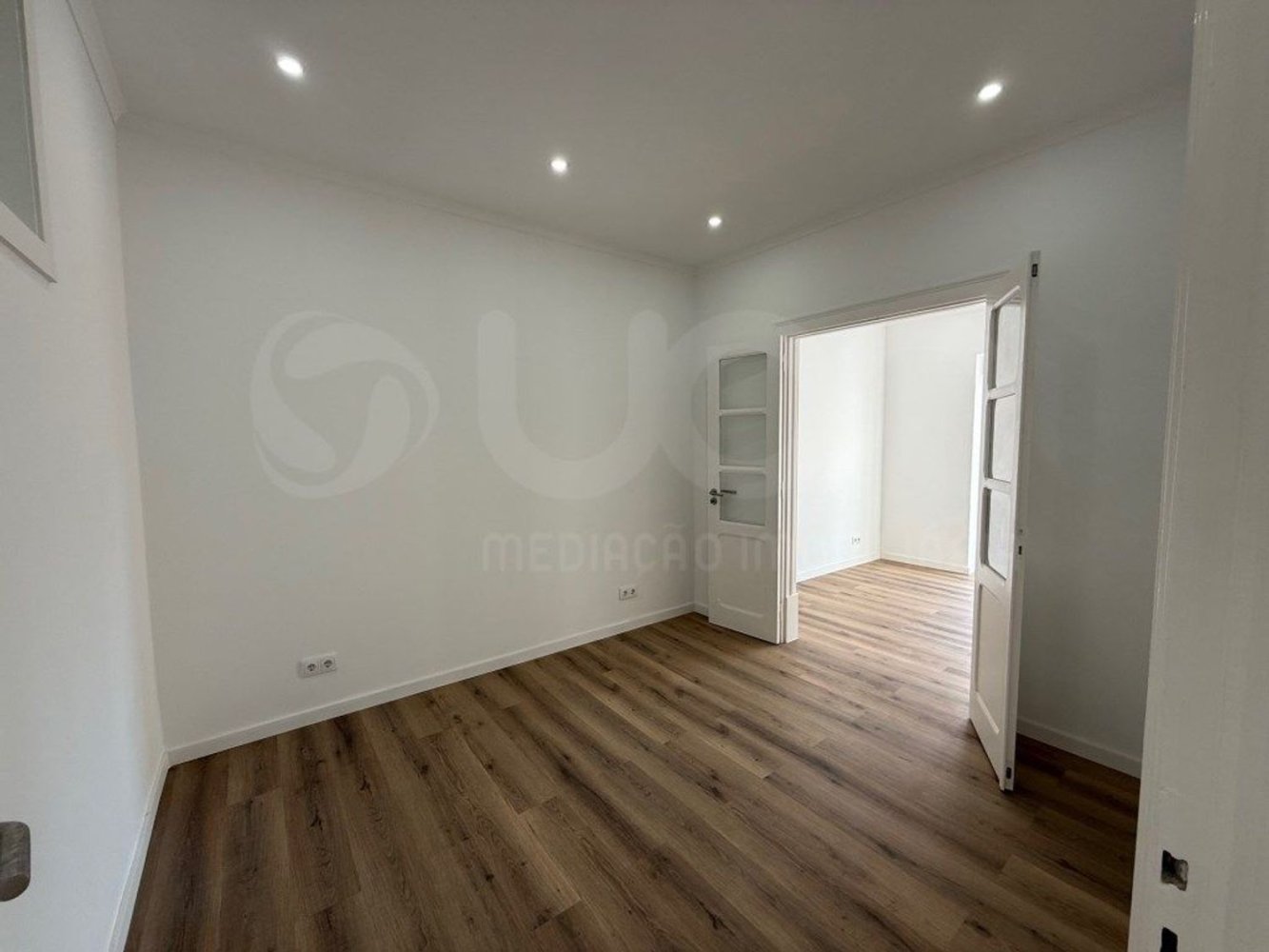 Квартира с 2 спальнями в Лиссабон, Португалия № 120898