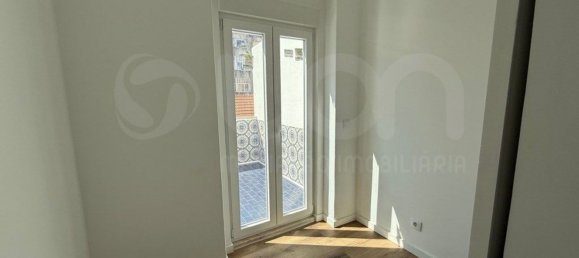 Квартира с 2 спальнями в Лиссабон, Португалия № 120898 11