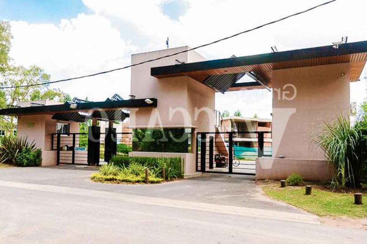  Land in Moreno, Argentina No. 31273