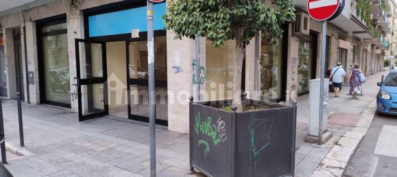 Коммерческая недвижимость с 1 комнатой в Бари, Италия № 271175 9