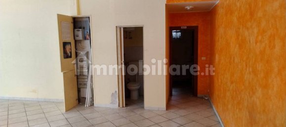 Коммерческая недвижимость с 1 комнатой в Бари, Италия № 271175 6