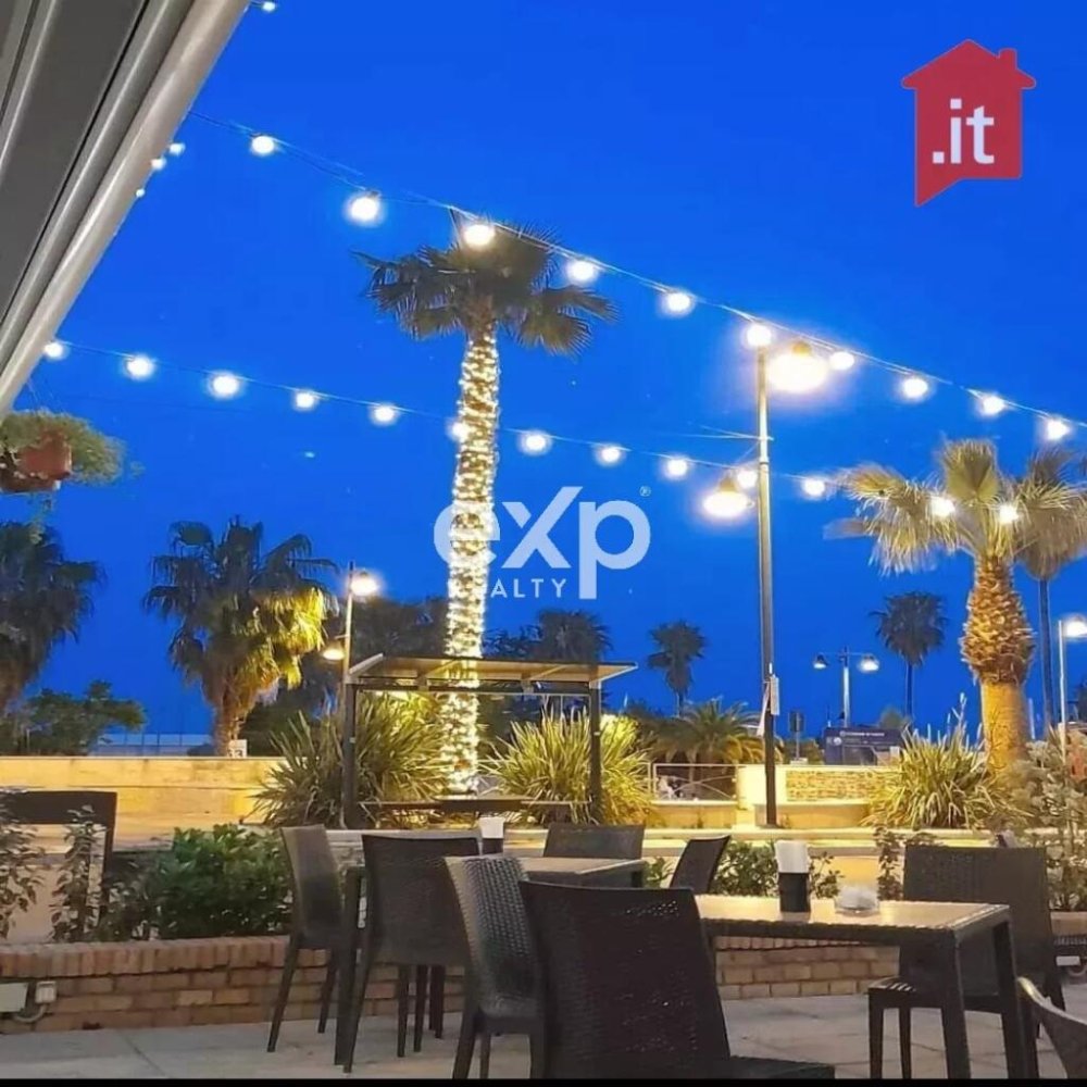  عقار تجاري في Vasto, Italy 88متر مربع رقم 56503