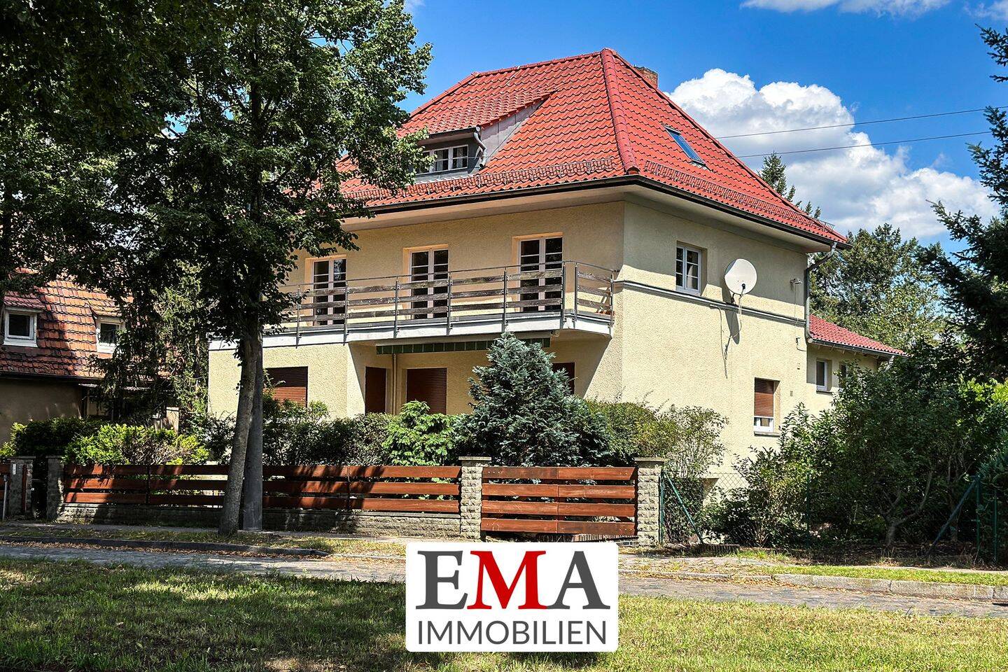 Edificio de 5 dormitorios en Havelland, Germany No. 83782