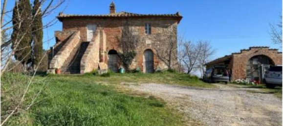 7 rooms Apartment in Chiusi, Italy No. 201022 2