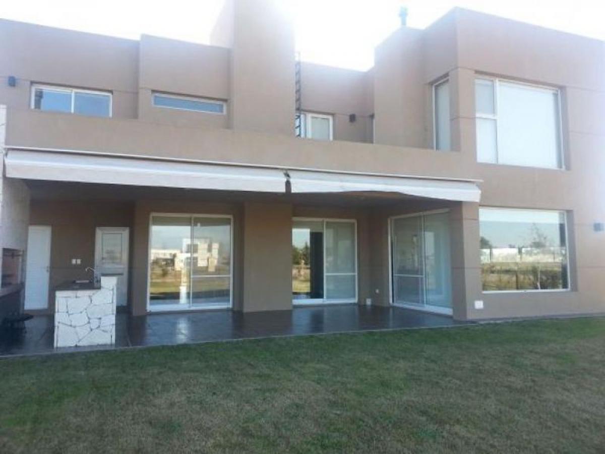 Quinta T4 em San Vicente, Argentina N.º 34212