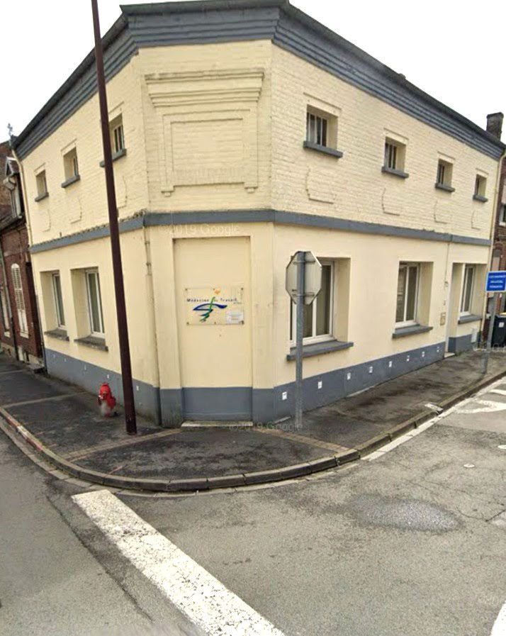 177m² Office in Bohain-en-Vermandois, France No. 61179