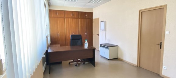 177m² Office in Bohain-en-Vermandois, France No. 61179 8