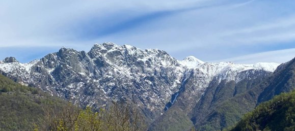 4 bedrooms House in Gurro, Italy No. 162090 2