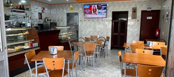 70m² Commercial property in Almada, Portugal No. 70915 6