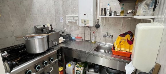 70m² Commercial property in Almada, Portugal No. 70915 12