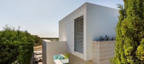 3 bedrooms House in Sesimbra, Portugal No. 145209 7