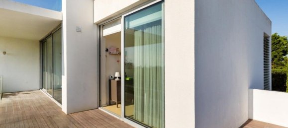 3 bedrooms House in Sesimbra, Portugal No. 145209 11