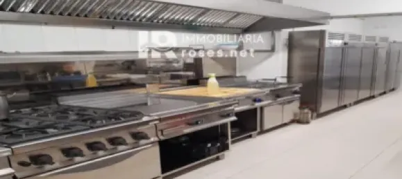 291m² Commercial property in Roses, Spain No. 145343 5