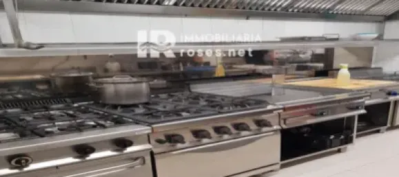 291m² Commercial property in Roses, Spain No. 145343 3