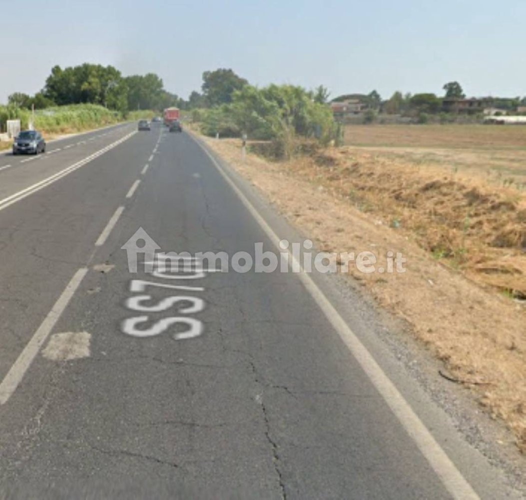 Garaje en Mondragone, Italy 489 m² No. 260884