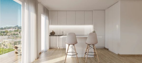 3 bedrooms Apartment in Lisbon, Portugal No. 97181 2