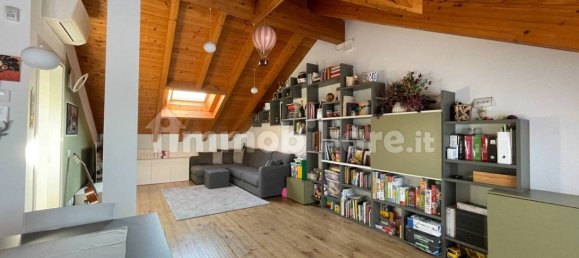 Apartamento de 2 dormitorios en Muggiò, Italy No. 180973 23