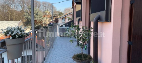 Apartamento de 2 dormitorios en Muggiò, Italy No. 180973 11