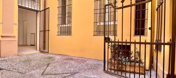 3 bedrooms Apartment in Bologna, Italy No. 373848 21