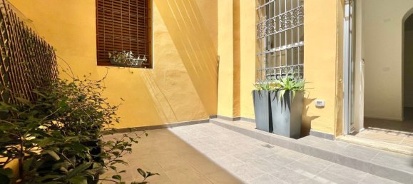 3 bedrooms Apartment in Bologna, Italy No. 373848 2