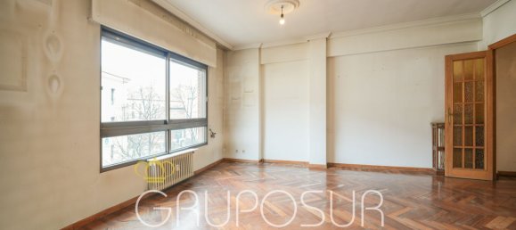 Apartamento de 4 dormitorios en Valladolid, Spain No. 96177 42