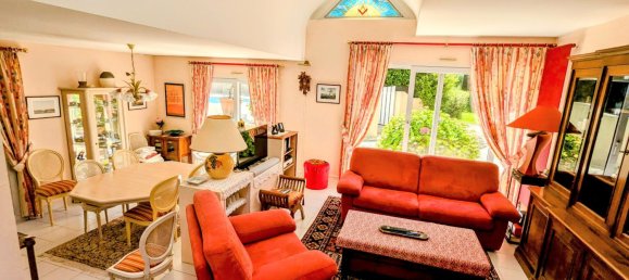 6 bedrooms Villa in Pluvigner, France No. 288964 12